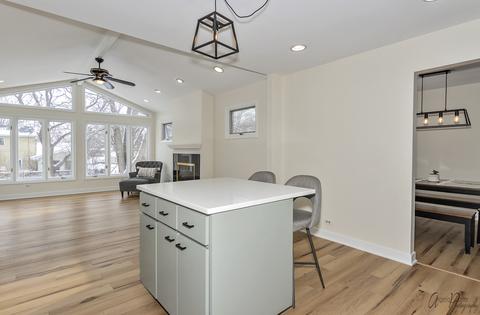 1999 Nottingham Ln, Wheaton, IL 60189 photo 11