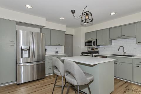 1999 Nottingham Ln, Wheaton, IL 60189 photo 9