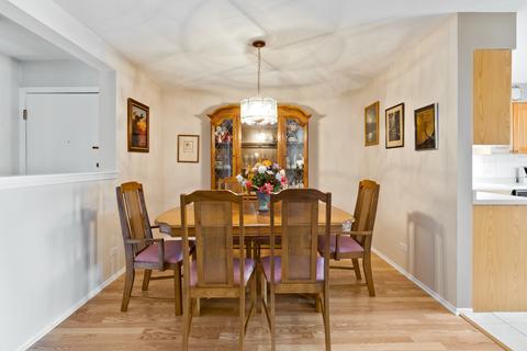 1525 Sander Ct #302, Wheeling, IL 60090 photo 2