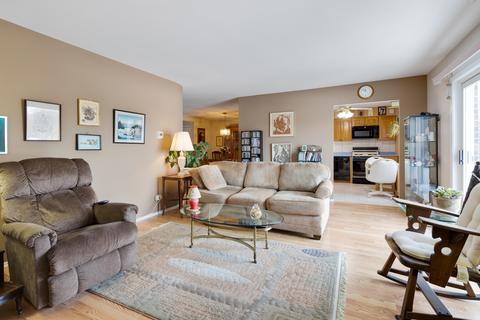 1525 Sander Ct #302, Wheeling, IL 60090 photo 6