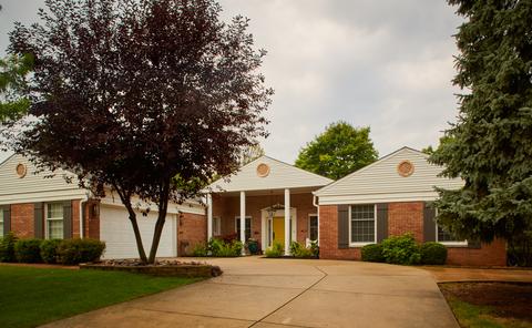 219 Imperial Dr, Bloomington, IL 61701 photo 1