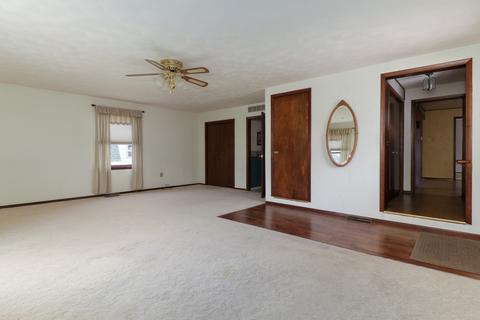 705 S Locust St, Delavan, IL 61734 photo 3