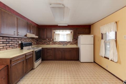 705 S Locust St, Delavan, IL 61734 photo 11