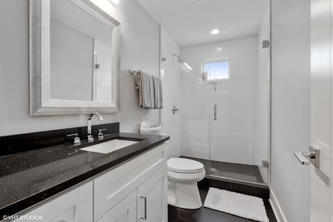 933 Echo Ln, Glenview, IL 60025 photo 22