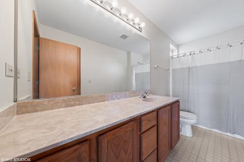 5752 Emerald Pointe Dr, Plainfield, IL 60586 photo 8
