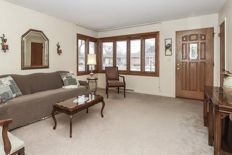 256 E Normandy Dr, Addison, IL 60101 photo 3
