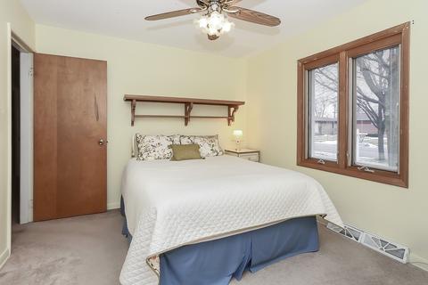 256 E Normandy Dr, Addison, IL 60101 photo 17