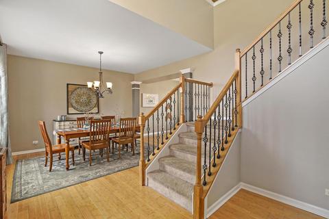 4281 Whitehall Ln, Algonquin, IL 60102 photo 2