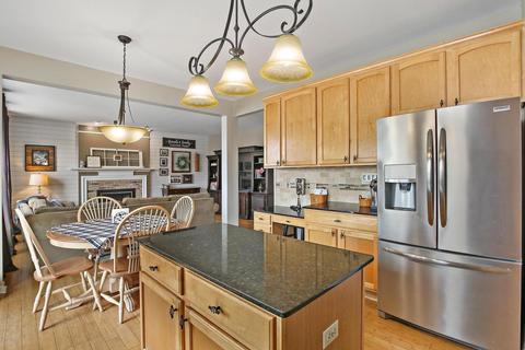 4281 Whitehall Ln, Algonquin, IL 60102 photo 9