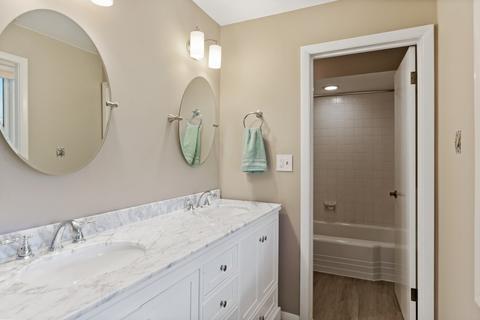 12 Hampton Dr, Oak Brook, IL 60523 photo 19