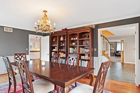 12 Hampton Dr, Oak Brook, IL 60523 photo 10