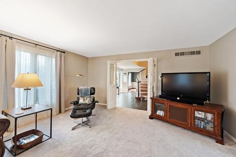 12 Hampton Dr, Oak Brook, IL 60523 photo 8
