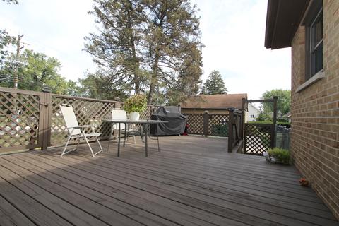 31 E Strong St, Wheeling, IL 60090 photo 4