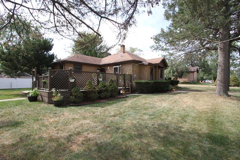 31 E Strong St, Wheeling, IL 60090 photo 2