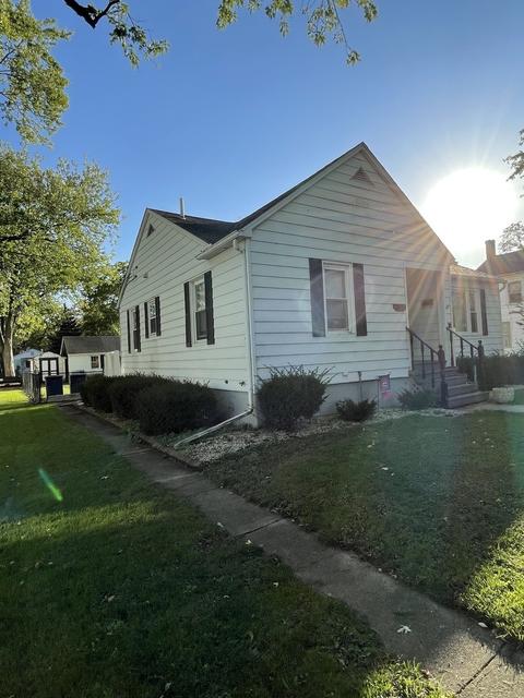 215 Renfrew Ave, Dwight, IL 60420 photo 2