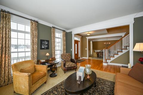 83 Mitchell Cir, Wheaton, IL 60189 photo 6