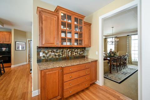 83 Mitchell Cir, Wheaton, IL 60189 photo 9