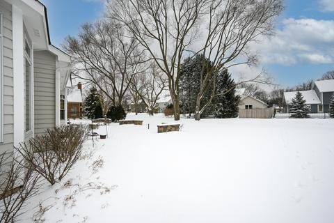 83 Mitchell Cir, Wheaton, IL 60189 photo 36