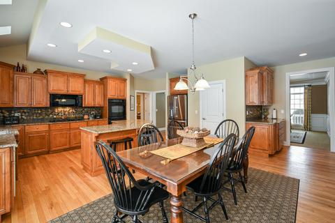 83 Mitchell Cir, Wheaton, IL 60189 photo 10