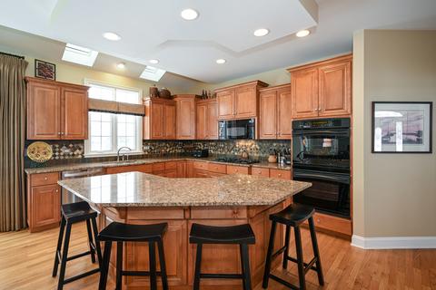 83 Mitchell Cir, Wheaton, IL 60189 photo 12