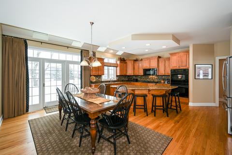 83 Mitchell Cir, Wheaton, IL 60189 photo 11