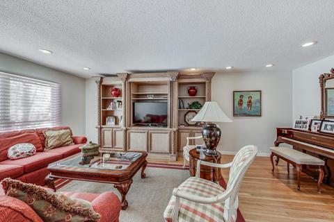 4348 Phyllis Dr, Northbrook, IL 60062 photo 3