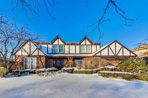 4348 Phyllis Dr, Northbrook, IL 60062 photo 1