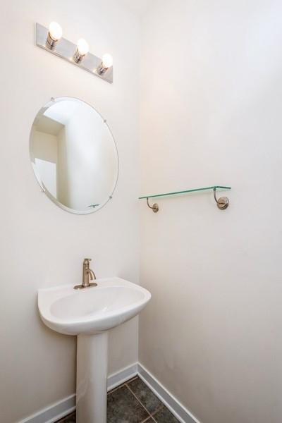 536 E 32nd St #B, Chicago, IL 60616 photo 8