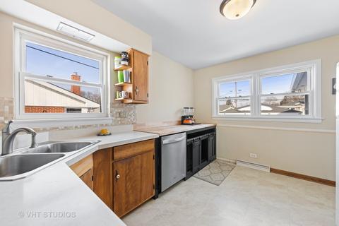 815 Lakeside Dr, Wheaton, IL 60187 photo 8