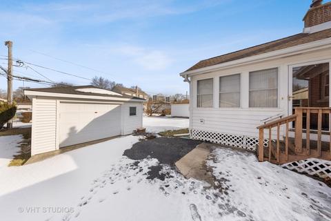 815 Lakeside Dr, Wheaton, IL 60187 photo 2
