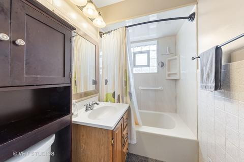 815 Lakeside Dr, Wheaton, IL 60187 photo 9