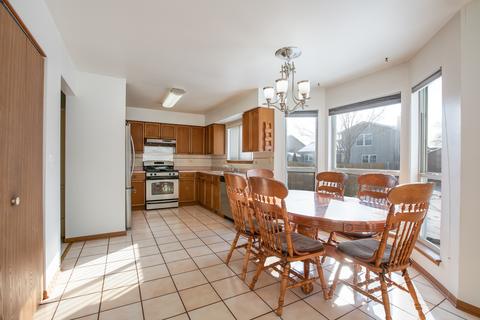 687 Legends Dr, Carol Stream, IL 60188 photo 6