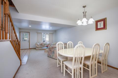 687 Legends Dr, Carol Stream, IL 60188 photo 3