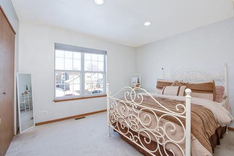 687 Legends Dr, Carol Stream, IL 60188 photo 13