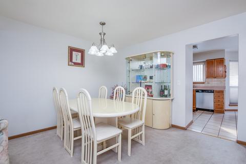 687 Legends Dr, Carol Stream, IL 60188 photo 4