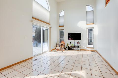 687 Legends Dr, Carol Stream, IL 60188 photo 8