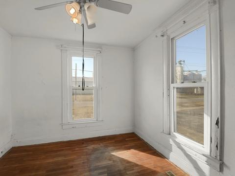 135 E North St, Cisco, IL 61830 photo 10
