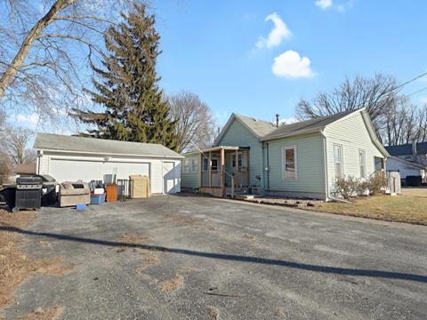135 E North St, Cisco, IL 61830 photo 2