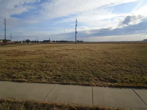 800 N Prairie St, Tuscola, IL 61953