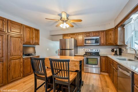 Undisclosed, Hoffman Estates, IL 60192 photo 10