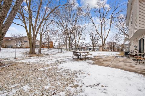 Undisclosed, Hoffman Estates, IL 60192 photo 24