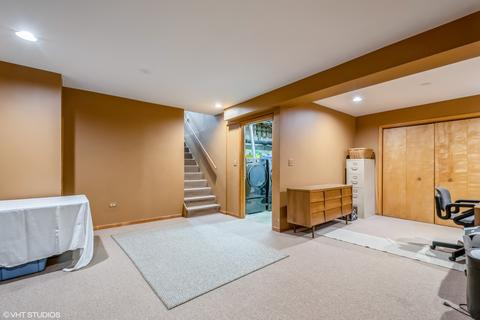 Undisclosed, Hoffman Estates, IL 60192 photo 21