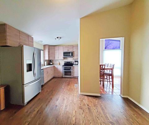 369 Jeanne Ter, Wheeling, IL 60090 photo 3