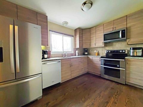 369 Jeanne Ter, Wheeling, IL 60090 photo 2