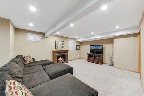 63 Forestview Ln, Aurora, IL 60502 photo 21