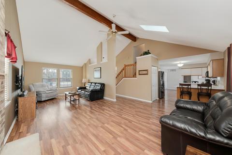 63 Forestview Ln, Aurora, IL 60502 photo 5