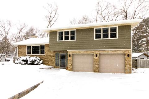 1111 Golf Ln, Wheaton, IL 60189 photo 1