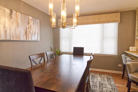 1111 Golf Ln, Wheaton, IL 60189 photo 4