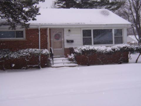1140 Mohawk Dr, Elgin, IL 60120 photo 2