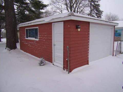 1140 Mohawk Dr, Elgin, IL 60120 photo 3